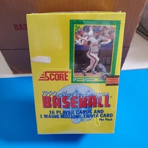 1990 score baseball card box. 36 packs in the box.16 cards in each pack.